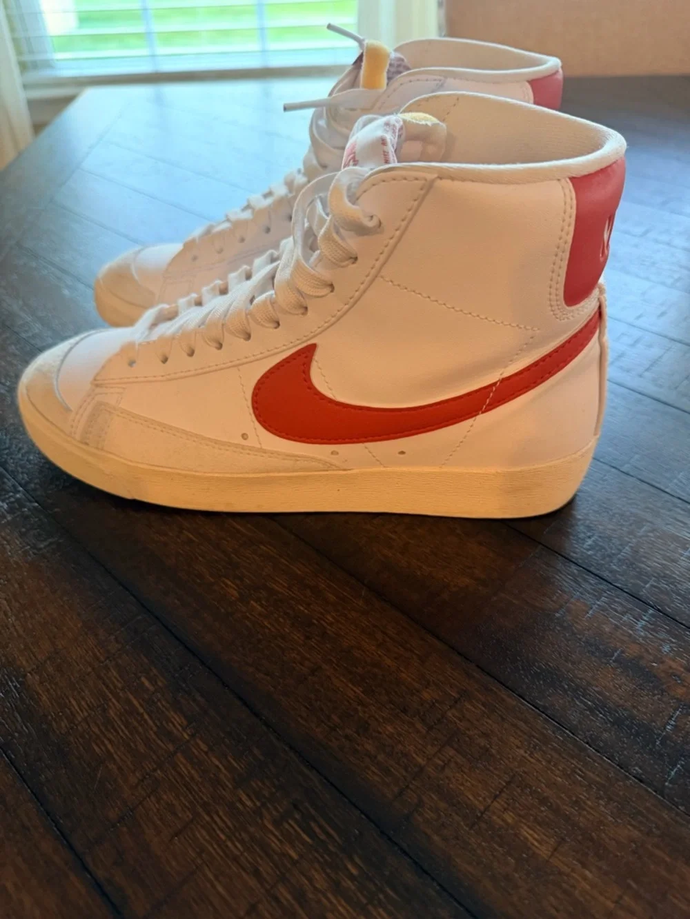 Nike Blazer Mid 77 Women’s Size 7 Sneaker - Picture 3 of 11